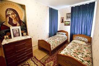 Гостиница Гостевой Дом Монастырская стена Дивеево Стандартный двухместный номер с 2 отдельными кроватями и общей ванной комнатой-4